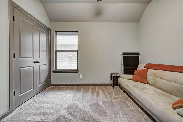 2712 Pebble Creek Street, Moore, OK 73160