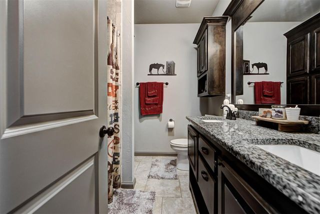 2712 Pebble Creek Street, Moore, OK 73160