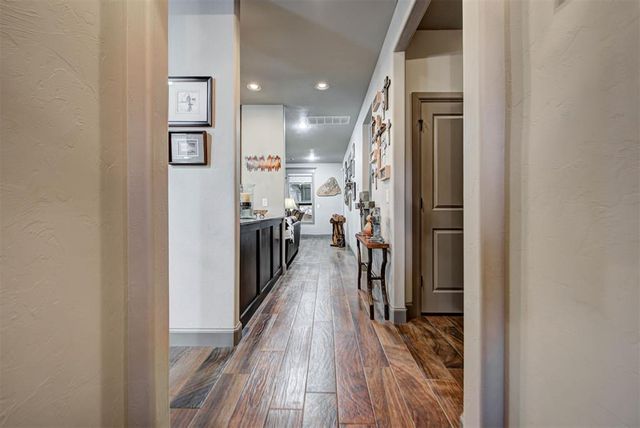 2712 Pebble Creek Street, Moore, OK 73160