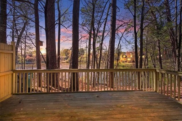 1686 Oakbrook Lake Drive, Norcross, GA 30093