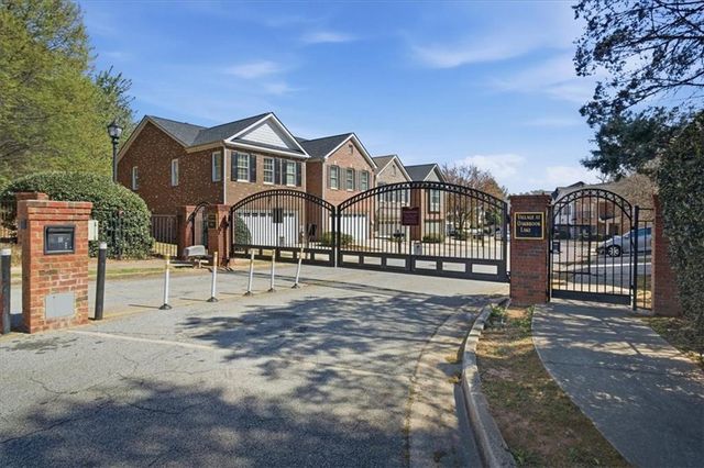 1686 Oakbrook Lake Drive, Norcross, GA 30093