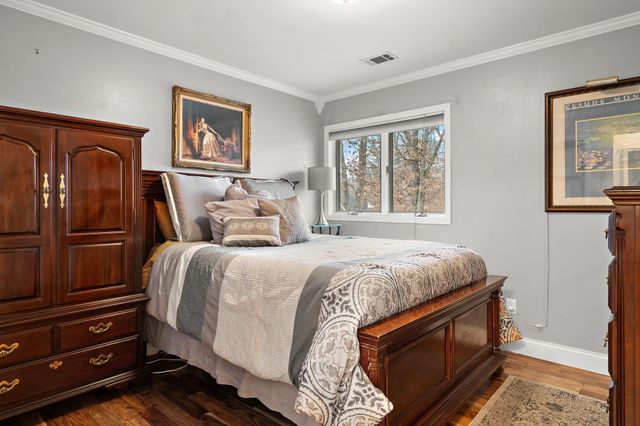 733 S Indiana Avenue, Griffith, IN 46319