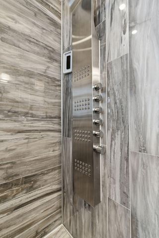 733 S Indiana Avenue, Griffith, IN 46319