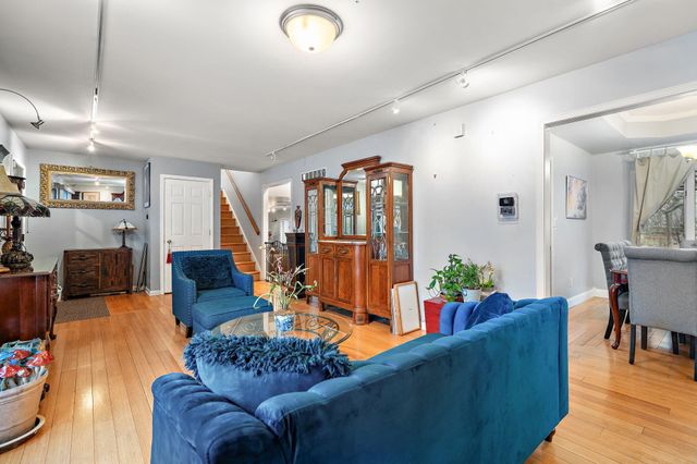 733 S Indiana Avenue, Griffith, IN 46319