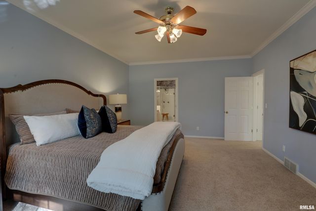 127 KNOLLWOOD Drive, Quincy, IL 62301