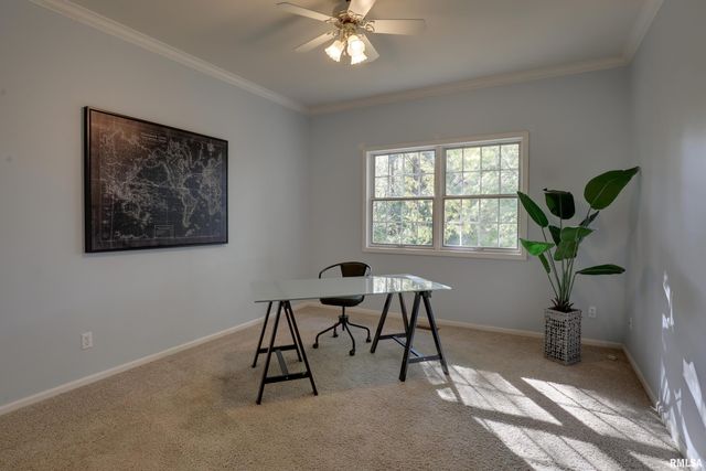 127 KNOLLWOOD Drive, Quincy, IL 62301