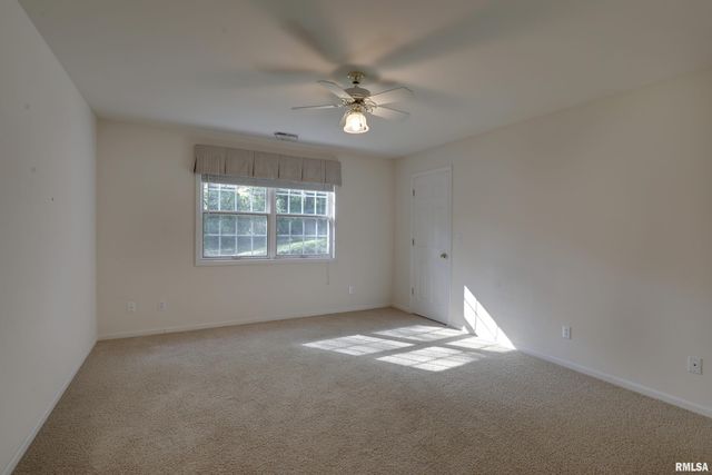 127 KNOLLWOOD Drive, Quincy, IL 62301