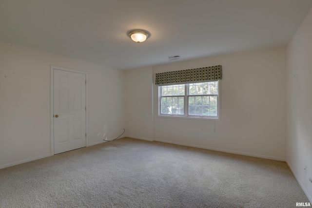 127 KNOLLWOOD Drive, Quincy, IL 62301