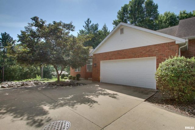 127 KNOLLWOOD Drive, Quincy, IL 62301