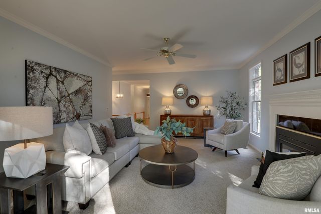 127 KNOLLWOOD Drive, Quincy, IL 62301