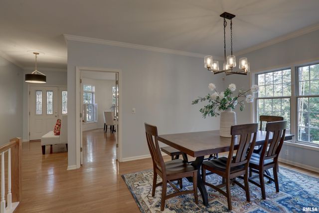 127 KNOLLWOOD Drive, Quincy, IL 62301