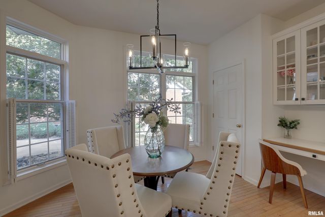 127 KNOLLWOOD Drive, Quincy, IL 62301