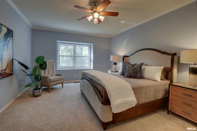 127 KNOLLWOOD Drive, Quincy, IL 62301