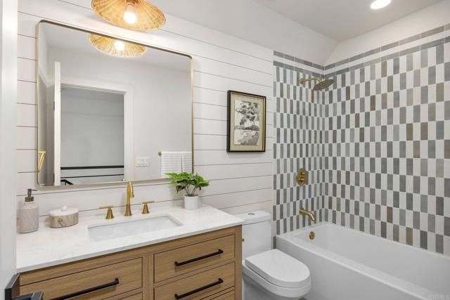 4162 Racquet Club Dr, Huntington Beach, CA 92649