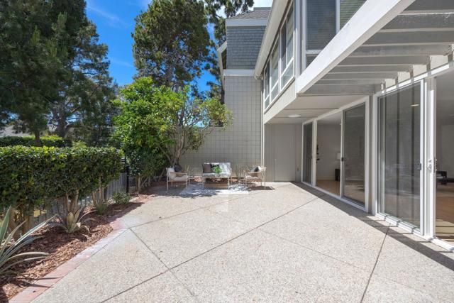 4162 Racquet Club Dr, Huntington Beach, CA 92649