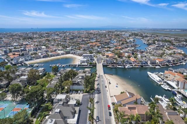 4162 Racquet Club Dr, Huntington Beach, CA 92649
