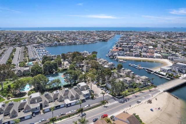 4162 Racquet Club Dr, Huntington Beach, CA 92649