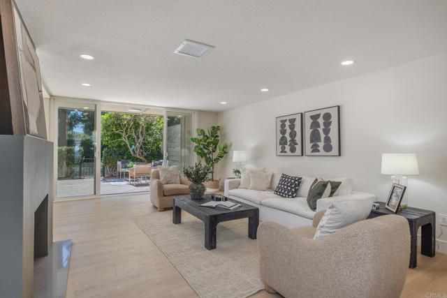 4162 Racquet Club Dr, Huntington Beach, CA 92649