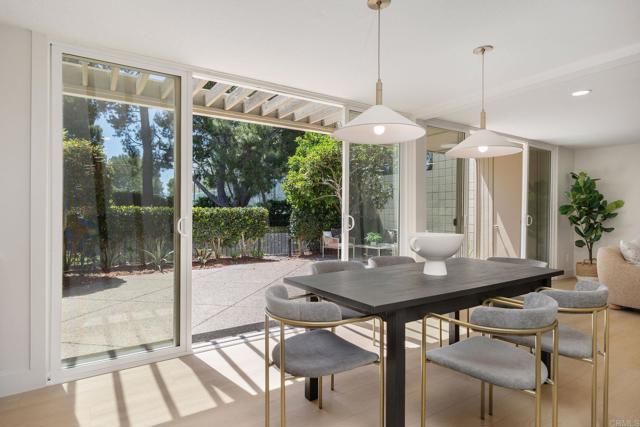 4162 Racquet Club Dr, Huntington Beach, CA 92649
