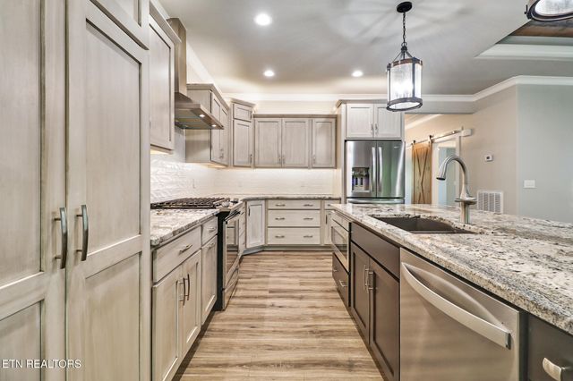 10 King John Lane, Crossville, TN 38558
