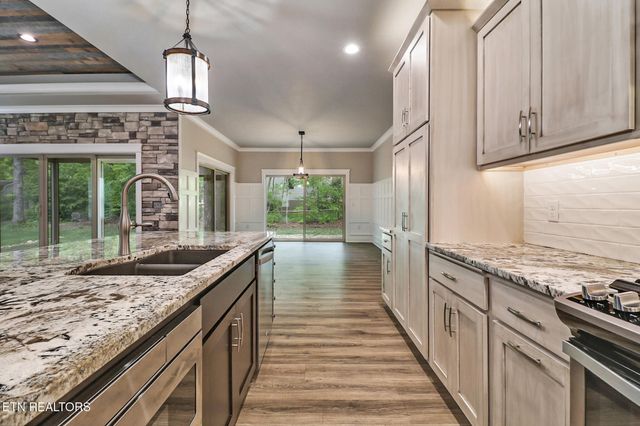 10 King John Lane, Crossville, TN 38558