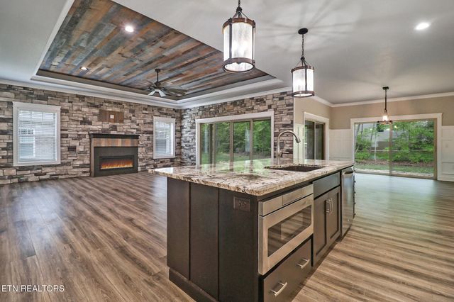 10 King John Lane, Crossville, TN 38558