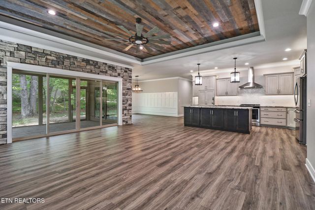 10 King John Lane, Crossville, TN 38558