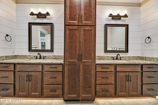 10 King John Lane, Crossville, TN 38558