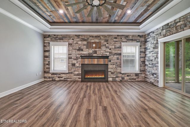 10 King John Lane, Crossville, TN 38558