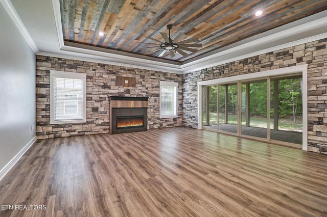 10 King John Lane, Crossville, TN 38558