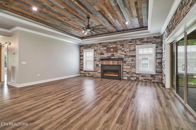 10 King John Lane, Crossville, TN 38558