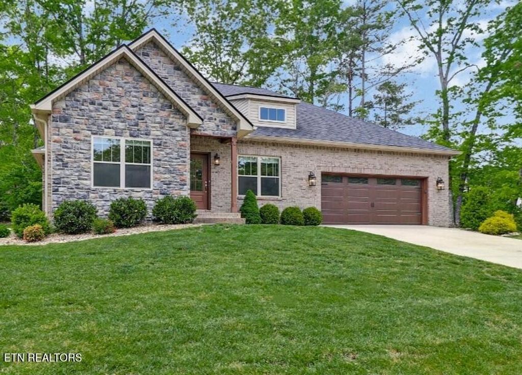 10 King John Lane, Crossville, TN 38558