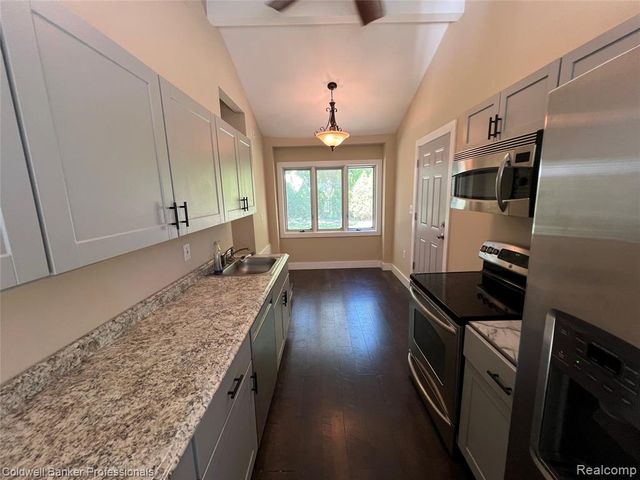 19925 Negaunee, Redford, MI 48240