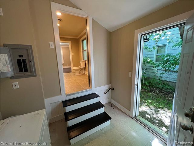 19925 Negaunee, Redford, MI 48240