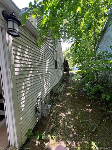 19925 Negaunee, Redford, MI 48240