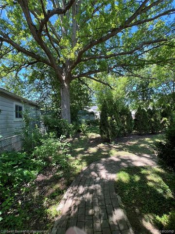 19925 Negaunee, Redford, MI 48240