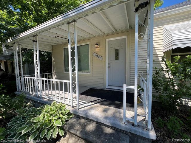 19925 Negaunee, Redford, MI 48240