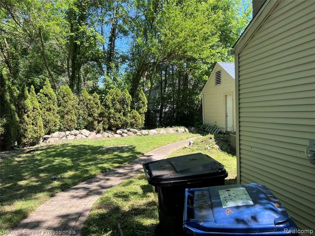 19925 Negaunee, Redford, MI 48240