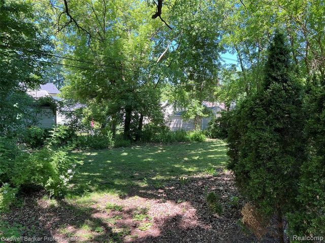 19925 Negaunee, Redford, MI 48240