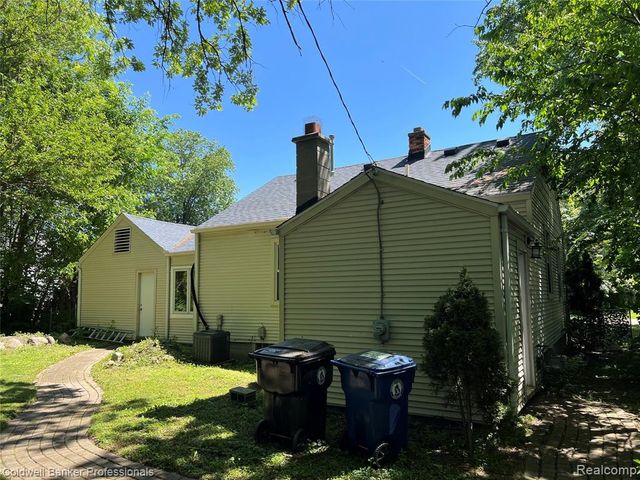 19925 Negaunee, Redford, MI 48240