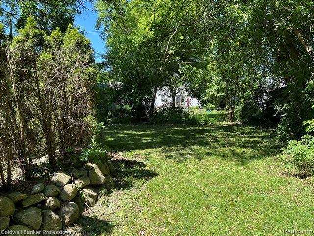19925 Negaunee, Redford, MI 48240