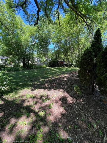 19925 Negaunee, Redford, MI 48240
