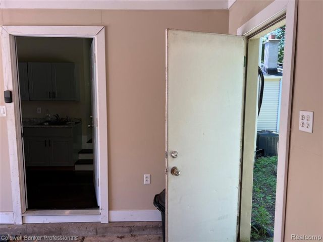 19925 Negaunee, Redford, MI 48240