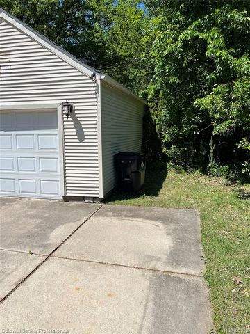 19925 Negaunee, Redford, MI 48240