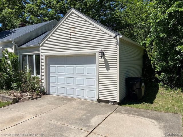 19925 Negaunee, Redford, MI 48240