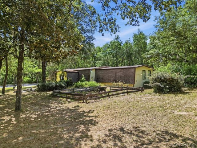 8726 N Ronda Drive, Dunnellon, FL 34433