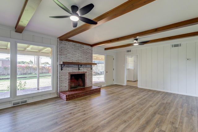 2411 33rd Street, Lubbock, TX 79411