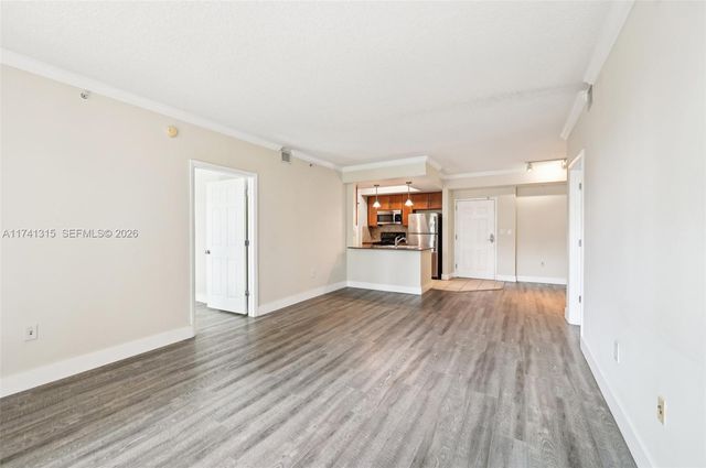 2000 N Bayshore Dr 304, Miami, FL 33137