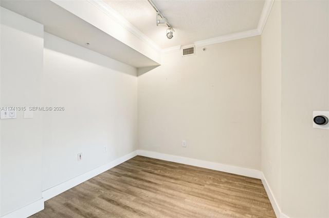 2000 N Bayshore Dr 304, Miami, FL 33137