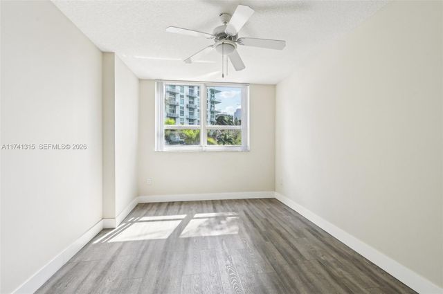 2000 N Bayshore Dr 304, Miami, FL 33137